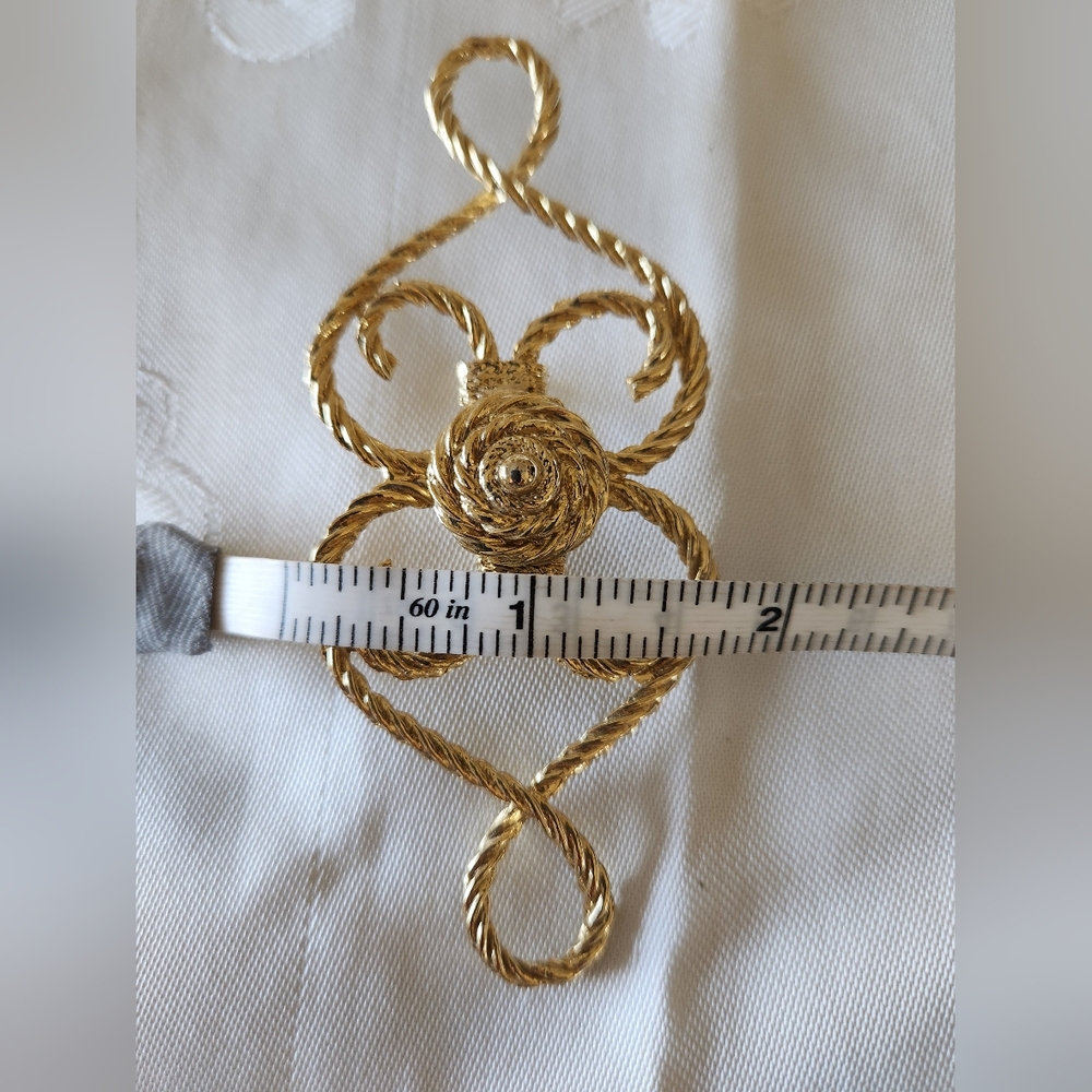 Beautiful Gold Rope Swirl Pin/Brooch! - Picture 5 of 6